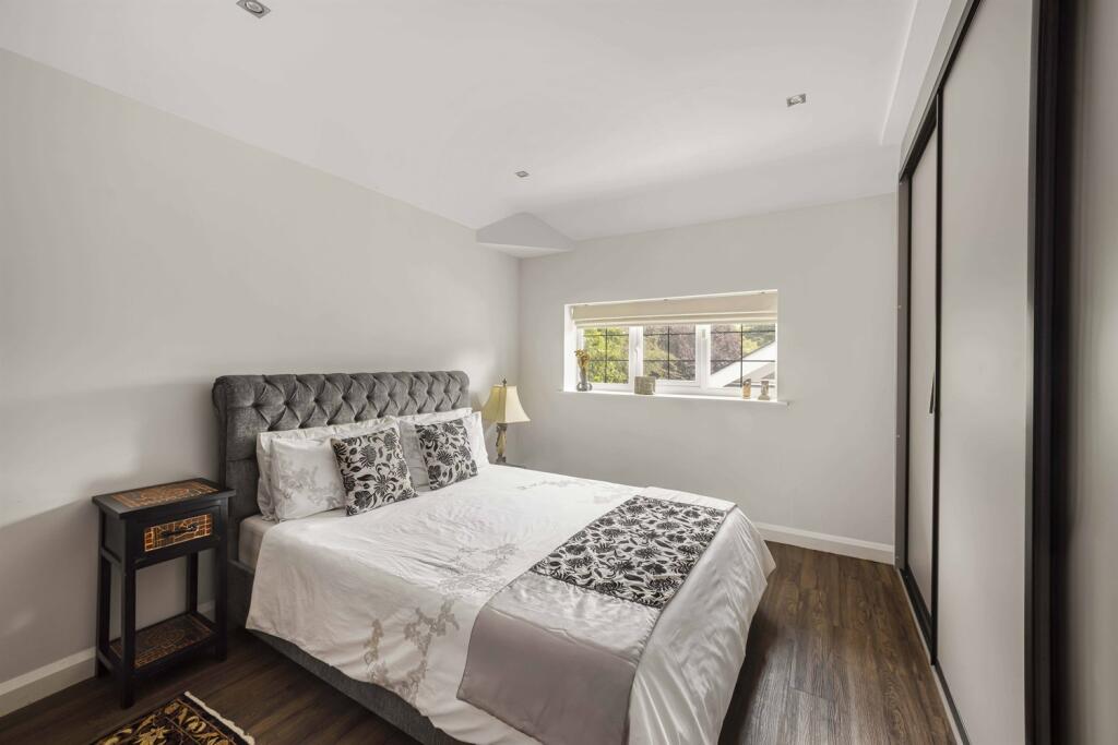 6 bedroom detached house for sale in Bow Green Road, Bowdon, Altrincham, WA14